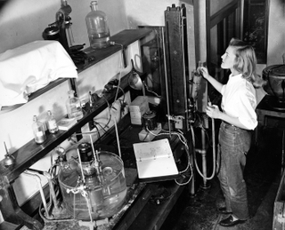 Illustration for article titled Incredible Pictures of Early Science Labs